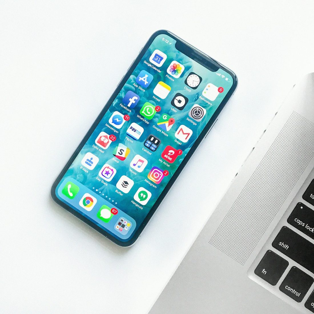华体会体育 APP 赛程与赛事列表界面示意
